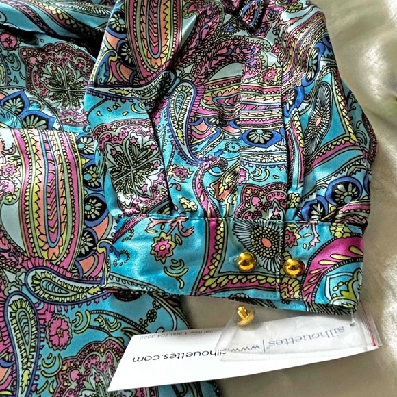 BLOUSE, SILKY POLYESTER, COLOUR: BLUE PAISLEY MIX, SIZE 3X, BUTTON CUFFS, BUTTON - Picture 6 of 12